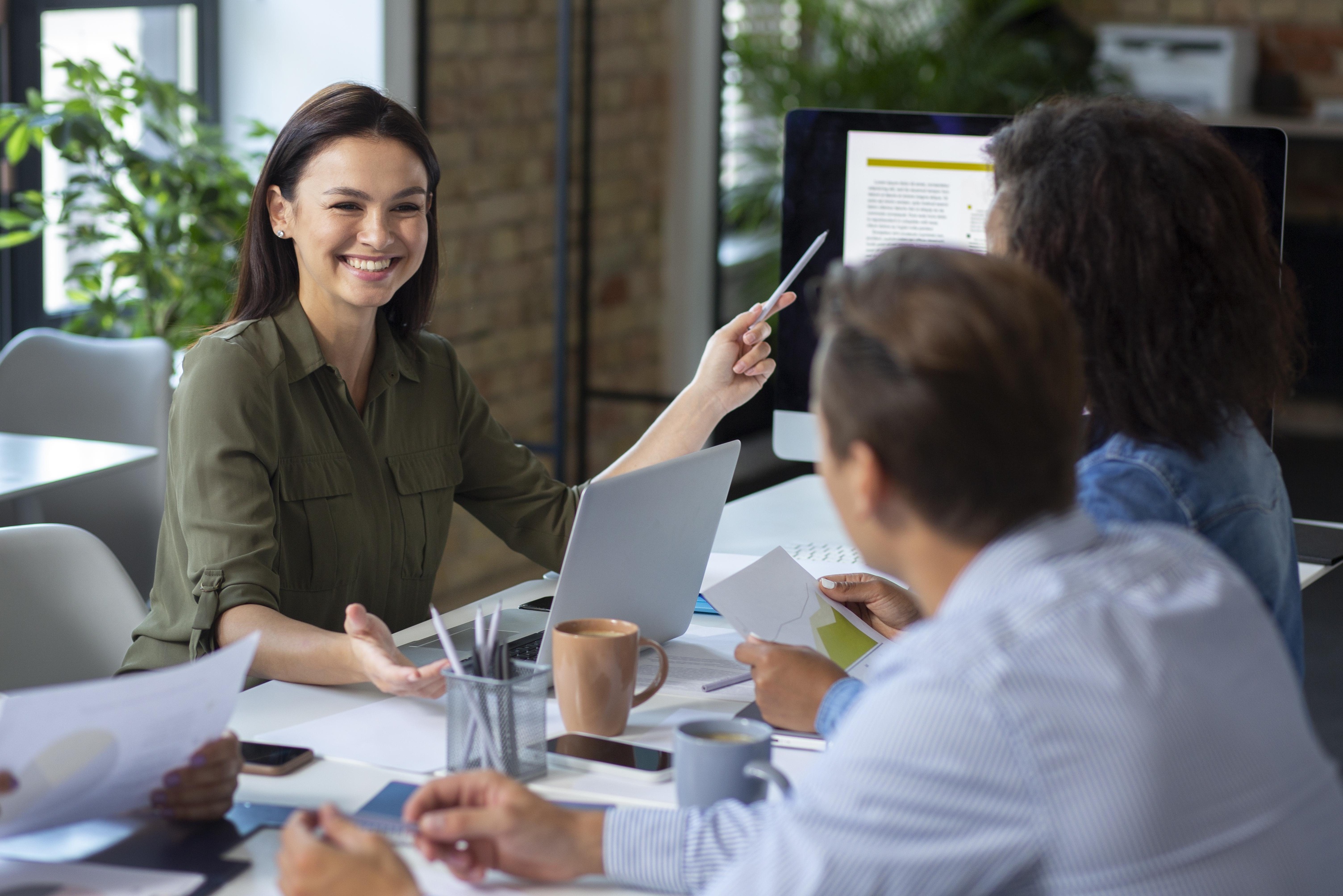 Közvetítés vs. kölcsönzés: melyik HR megoldás szolgálja jobban a vállalat növekedését?